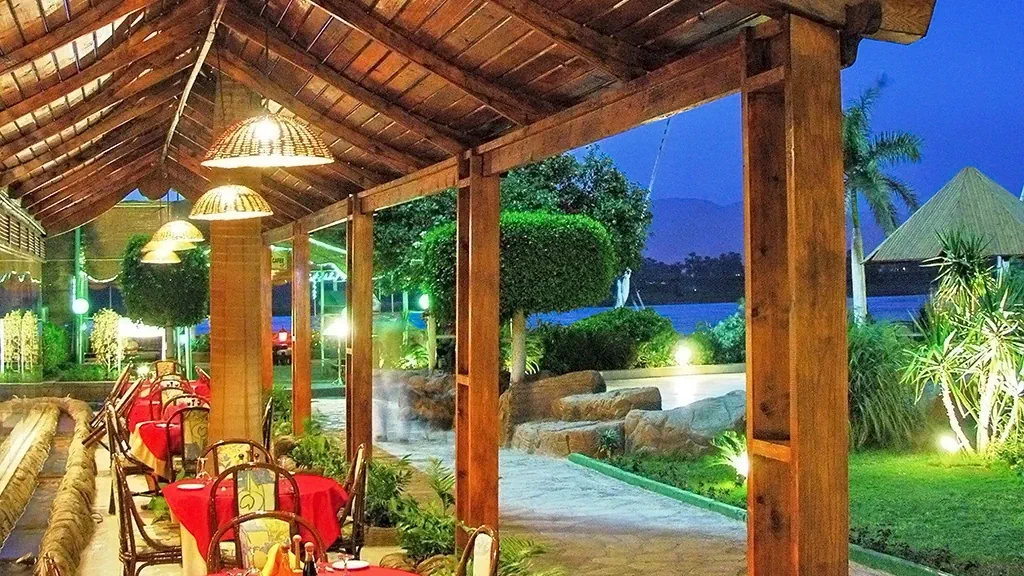 الفندق بيراميزا إيزيس الأقصر - الأقصر